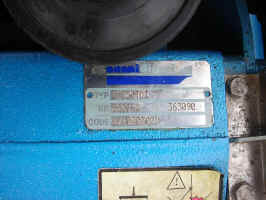 engine plate.JPG (52736 bytes)